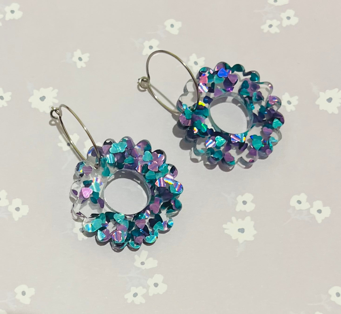 Peacock-Glitter Hearts Hoop Earrings