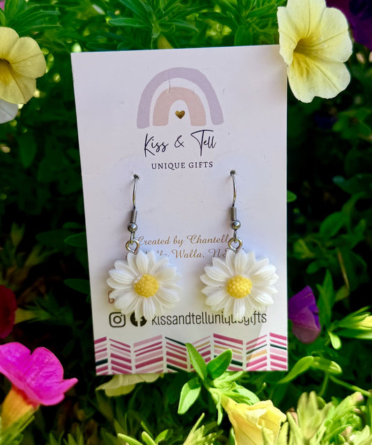 Daisy Dangle Earrings