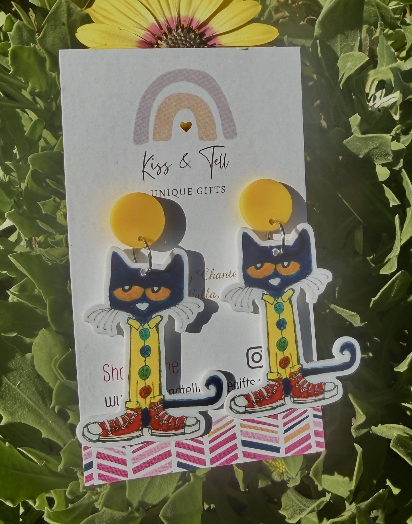 Pete the Cat Book Character Earrings