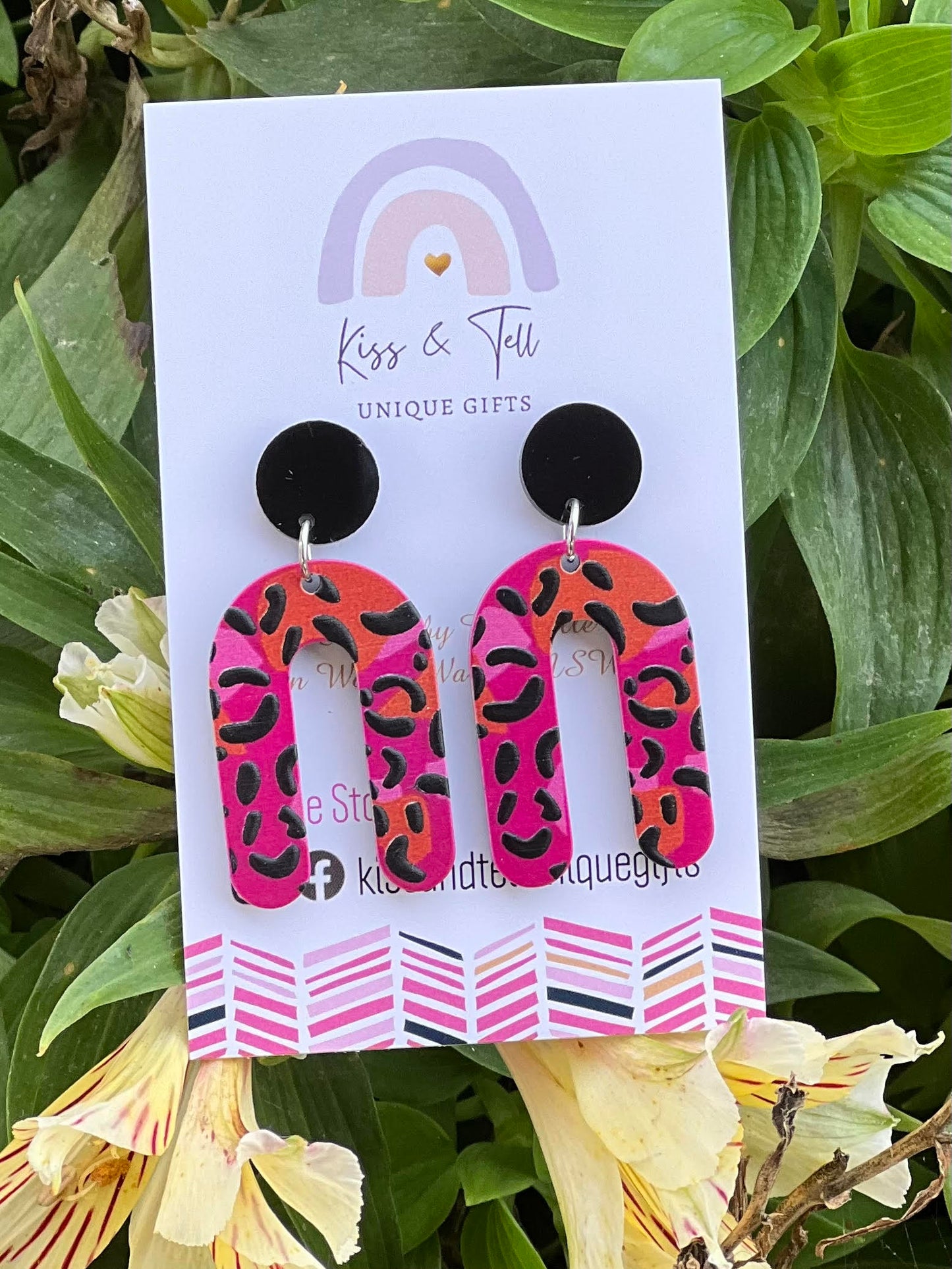 Small Pink & Black U-Drop Earrings